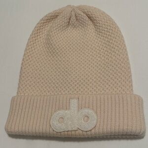 Alo Yoga Cool Skies Beanie Ivory